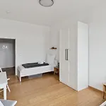 Apartment Fuer 13 Gaeste, 2 Baeder, 2 Loggia\'S, Leipzig Zentrum Ost