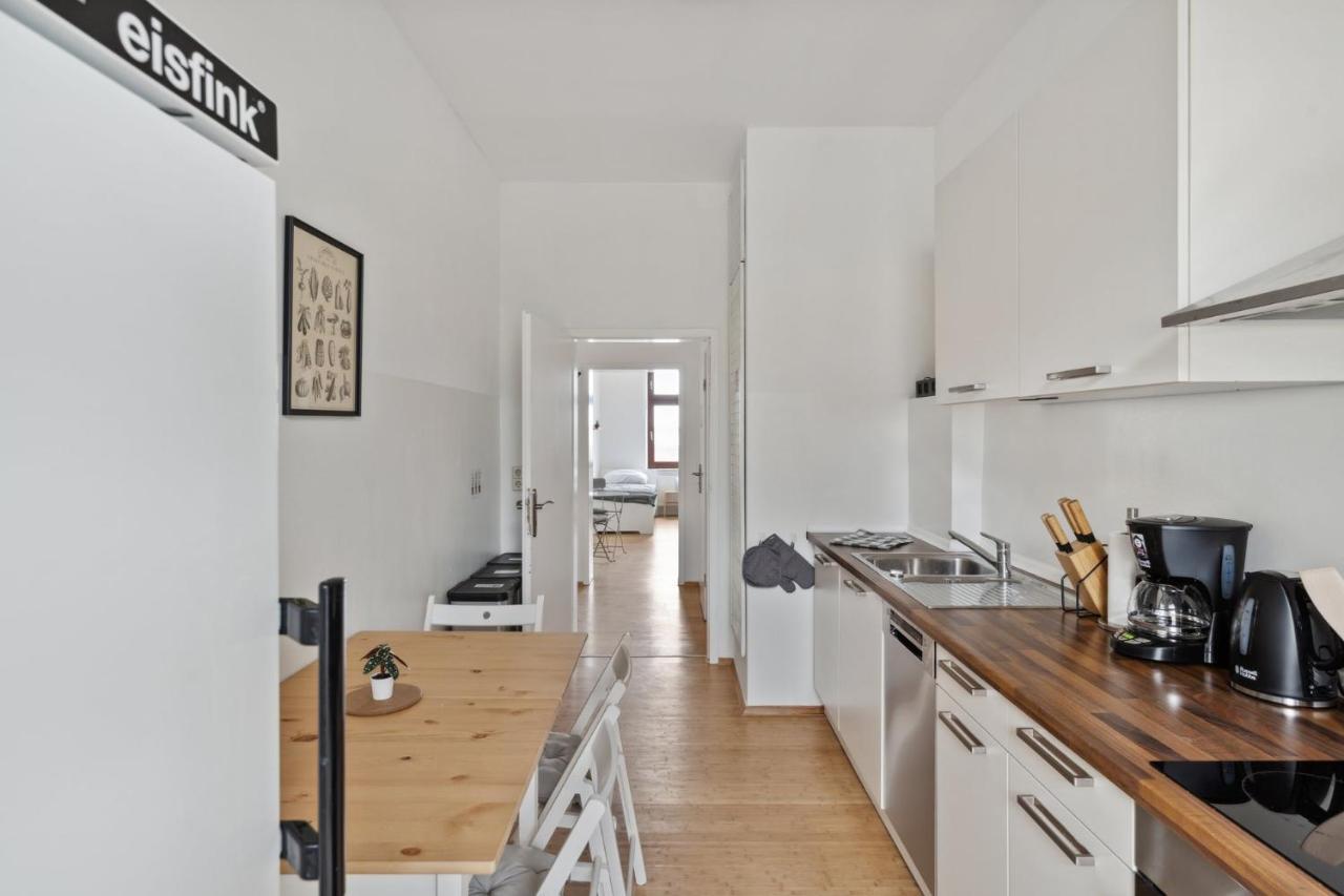 Fuer 13 Gaeste, 5 Schlafzimmer, 2 Baeder, 2 Loggia's, Zentrum Ost Apartment Leipzig